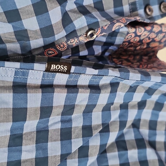 HUGO BOSS Casual Button-Down Shirt. - Picture 4 of 7